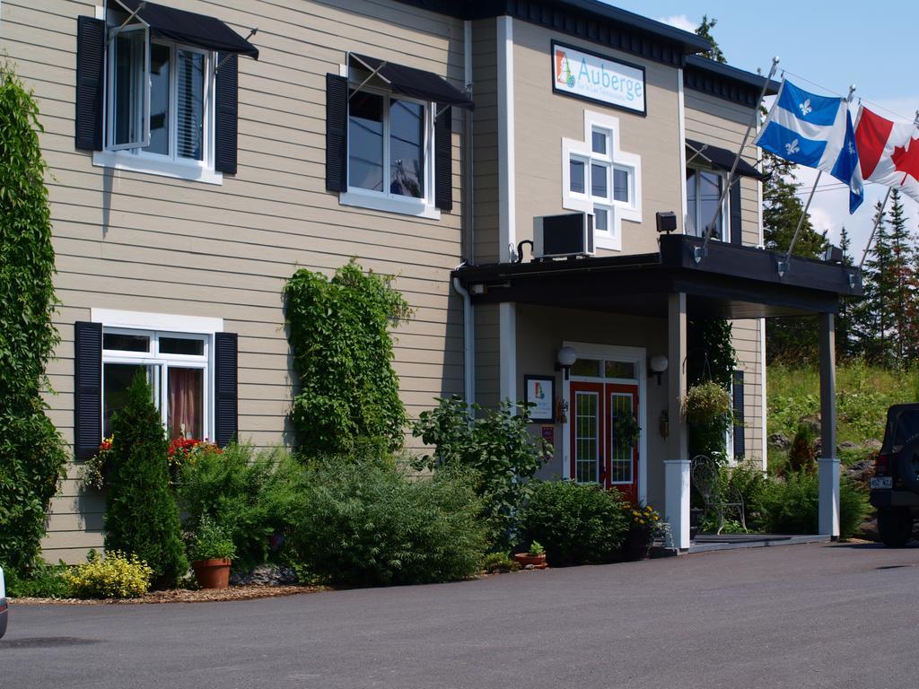Auberge Sur Le Lac Temiscouata Temiscouata Sur Le Lac ภายนอก รูปภาพ